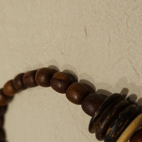 WOODEN & MOSAIC SHELL Vintage Necklace - Picture 5 of 7